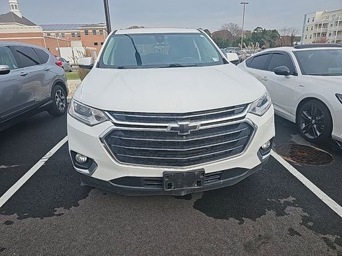 Used 2020 Chevrolet Traverse LT w/ Driver Confidence II Package image 15