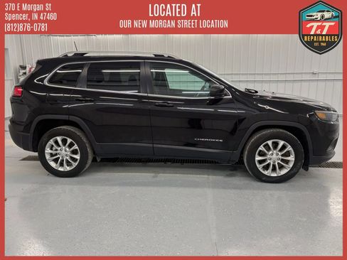 Used 2019 Jeep Cherokee Latitude w/ Popular Appearance Group FWD image 2
