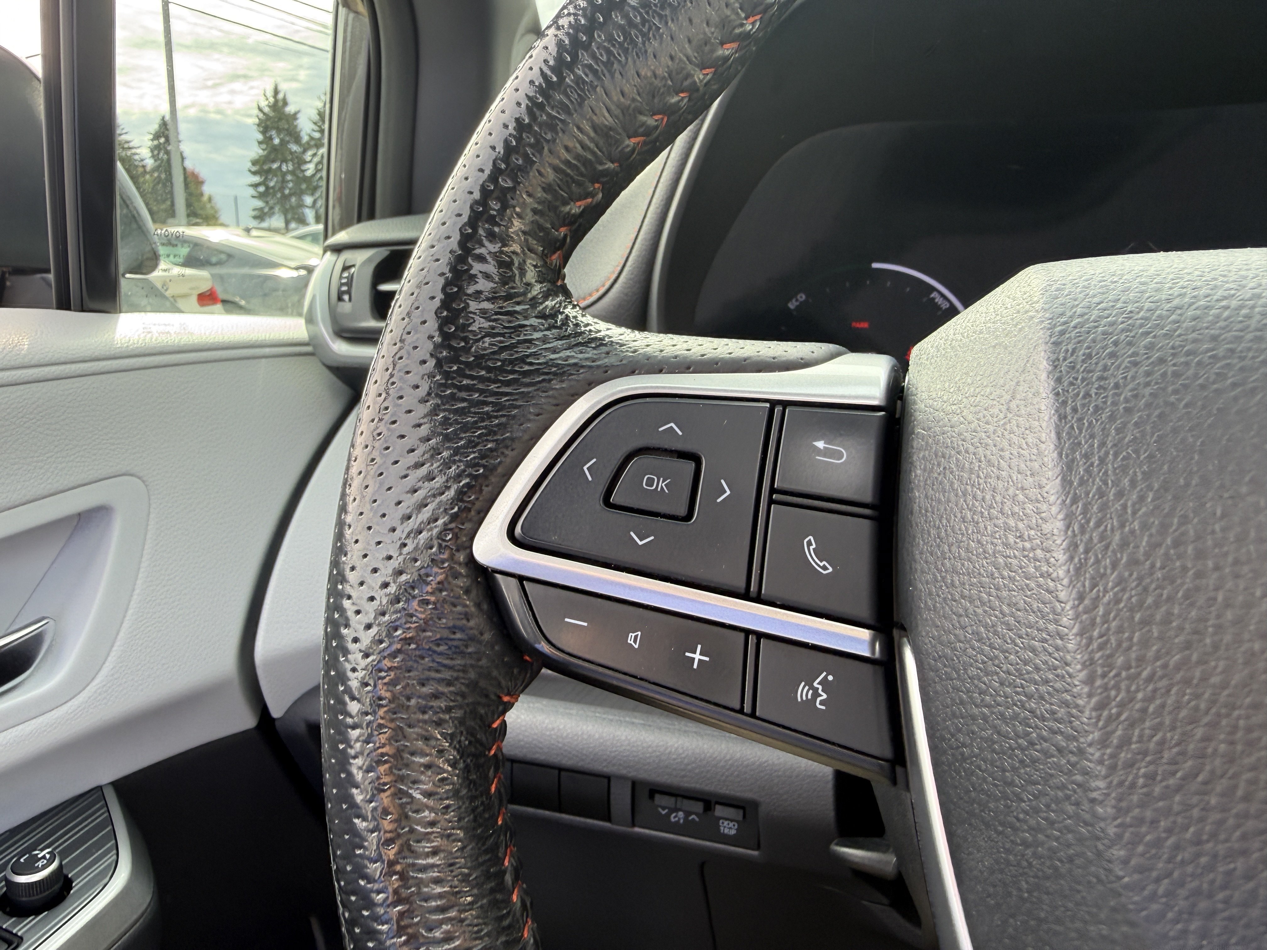 Used 2022 Toyota Sienna XSE AWD/4WD image 16