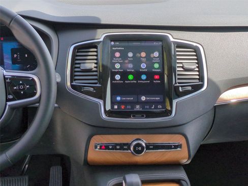 Certified 2025 Volvo XC90 B6 Plus AWD/4WD image 14