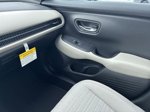 Certified 2026 Honda HR-V LX image 31