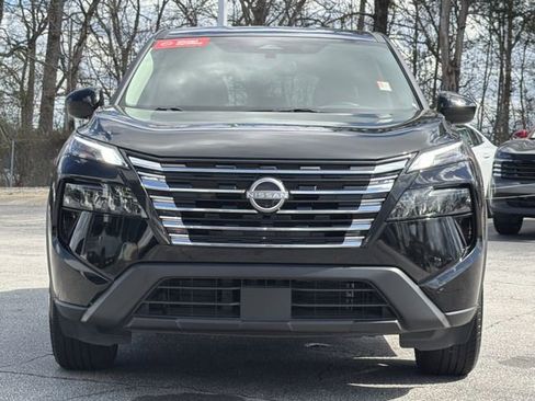 Certified 2025 Nissan Rogue SV image 3