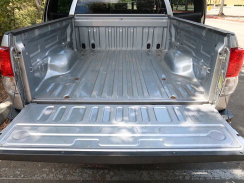 Used 2010 Toyota Tundra 4x4 Double Cab image 20
