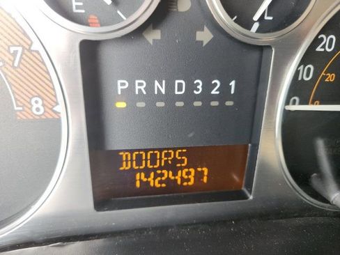 Used 2010 HUMMER H3T Luxury image 21