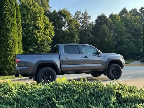 Used 2021 Toyota Tacoma TRD Pro AWD/4WD image 5