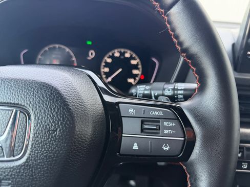 Used 2025 Honda Pilot TrailSport image 25