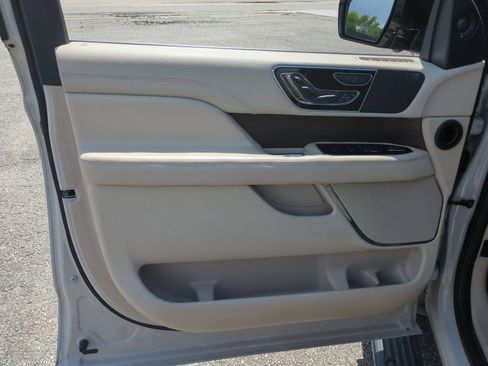 Used 2021 Lincoln Navigator L Reserve AWD/4WD image 22