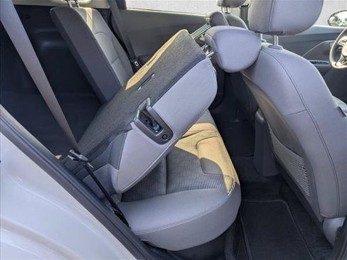 Used 2022 Kia Niro LX FWD image 25