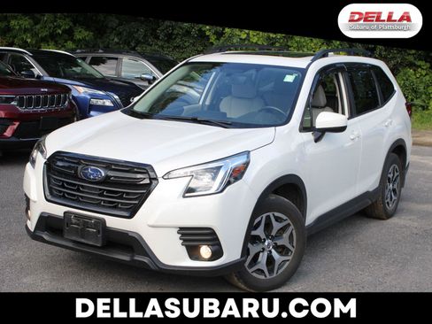 Used 2023 Subaru Forester Premium AWD/4WD image 1