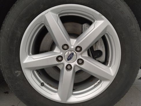Used 2018 Ford Explorer XLT FWD image 31