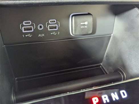 Used 2025 Jeep Grand Cherokee Limited image 23