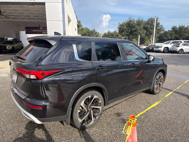 Used 2022 Mitsubishi Outlander SE FWD image 3