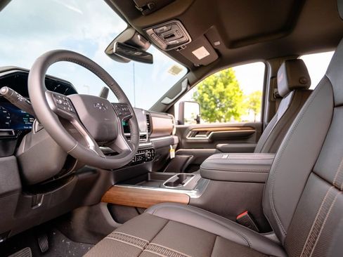 New 2026 Chevrolet Silverado 2500 High Country w/ Midnight Edition AWD/4WD image 5