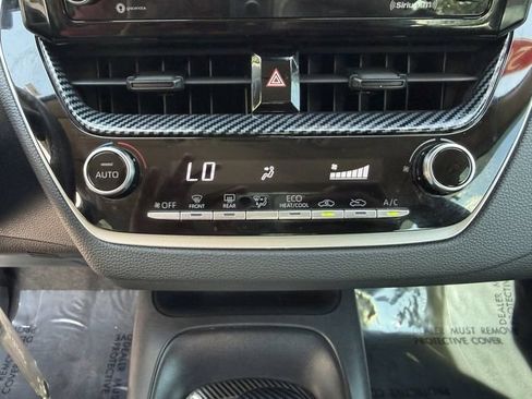 Used 2022 Toyota Corolla LE FWD image 19