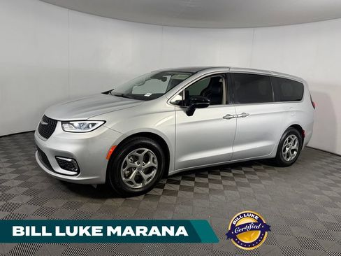 Used 2024 Chrysler Pacifica Limited FWD image 1
