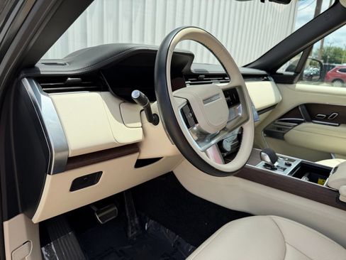 Used 2023 Land Rover Range Rover Long Wheelbase Autobiography AWD/4WD image 17