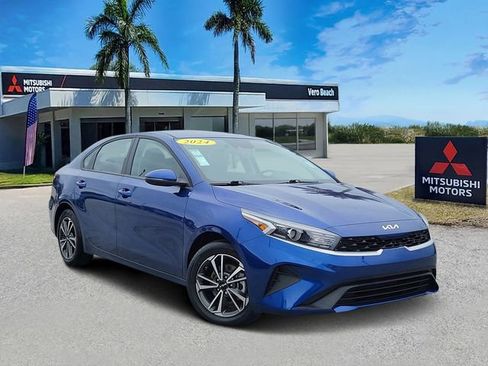 Used 2024 Kia Forte LXS w/ LXS Technology Package FWD image 1