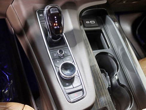 Used 2023 Cadillac Escalade ESV Premium Luxury image 29