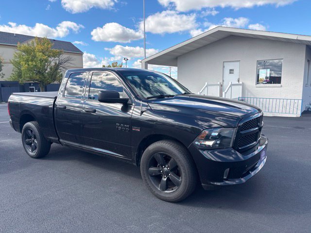 Used 2018 RAM 1500 Express w/ Black Ram 1500 Express Group AWD/4WD image 14