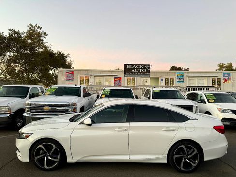 Used 2018 Honda Accord Sport image 9