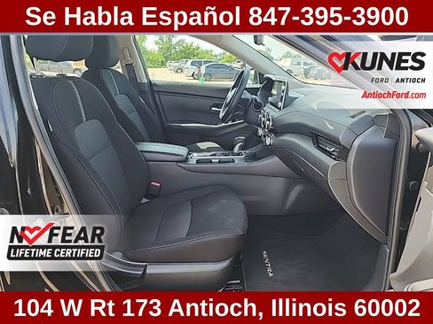 Used 2024 Nissan Sentra SV FWD image 45
