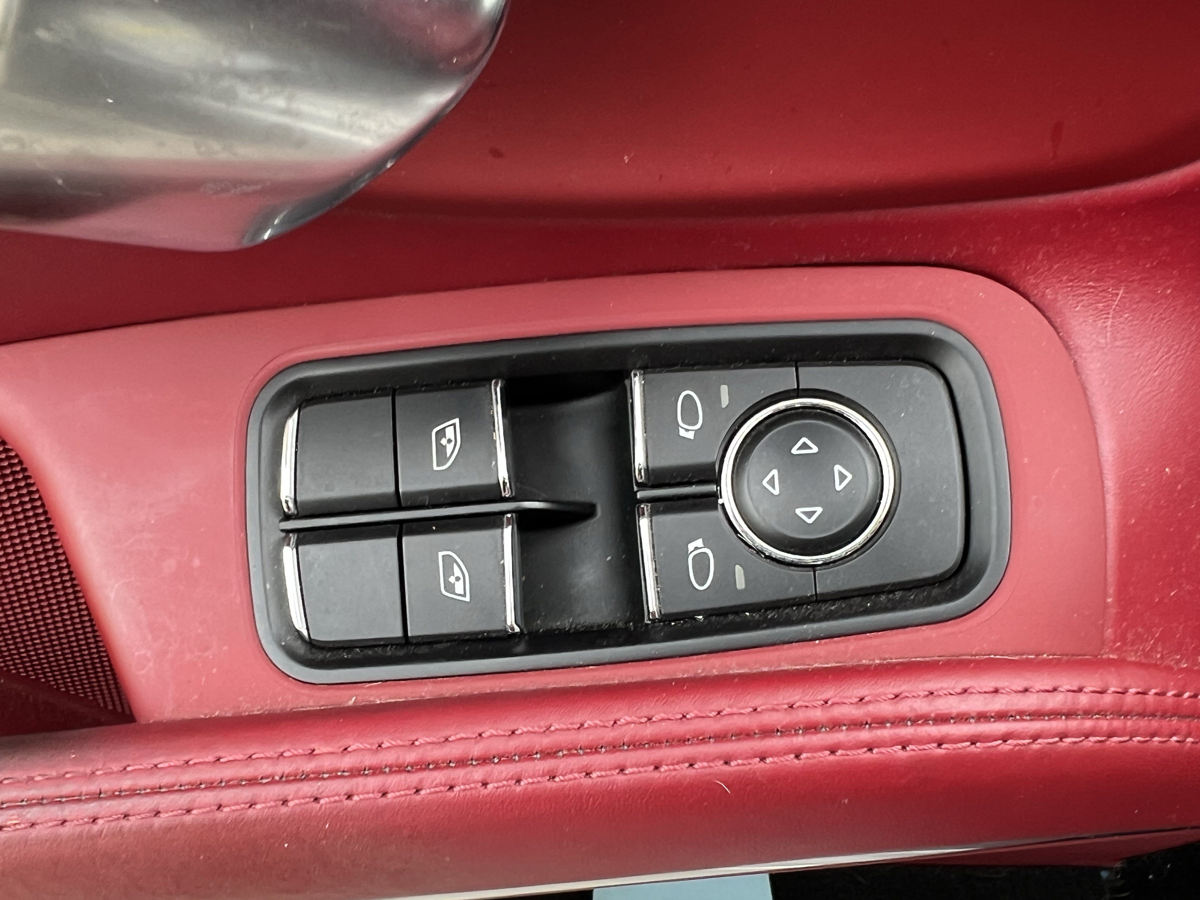 Used 2017 Porsche 718 Boxster RWD image 15