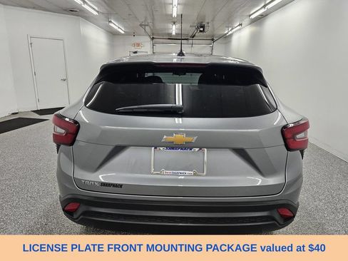 Used 2026 Chevrolet Trax LS w/ LS Convenience Package FWD image 6