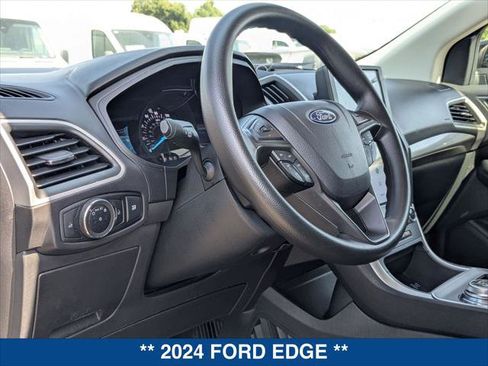 Used 2024 Ford Edge SE w/ Black Appearance Package AWD/4WD image 12