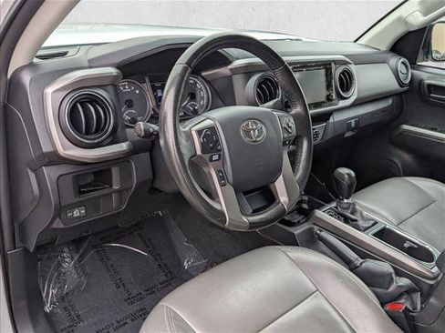 Used 2016 Toyota Tacoma SR5 image 9