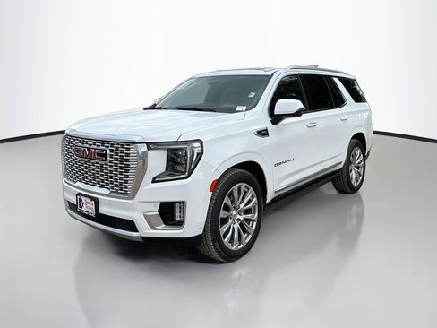 Used 2024 GMC Yukon Denali w/ Denali Reserve Package AWD/4WD image 3