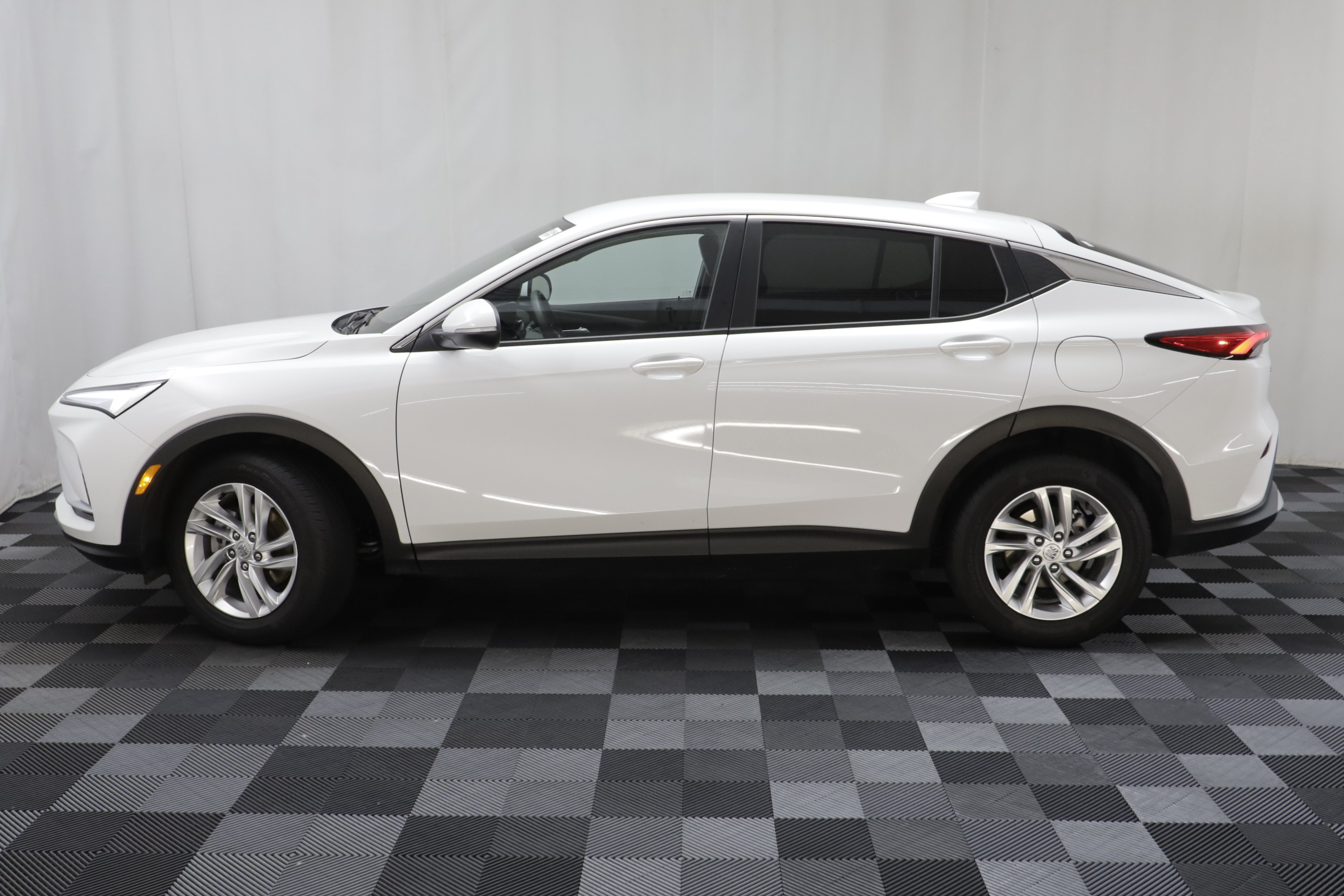 Used 2025 Buick Envista Preferred FWD image 4