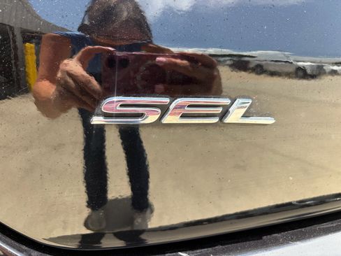 Used 2021 Ford Edge SEL w/ Convenience Package AWD/4WD image 29