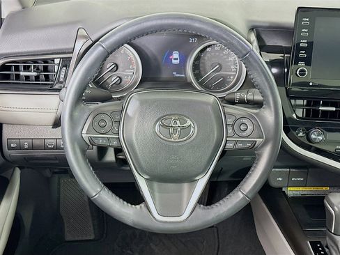 Used 2021 Toyota Camry XLE image 18