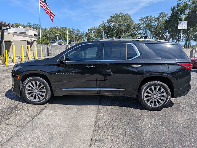 Used 2023 Chevrolet Traverse Premier FWD image 2