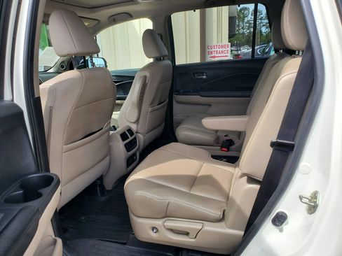 Used 2019 Honda Pilot Touring image 37