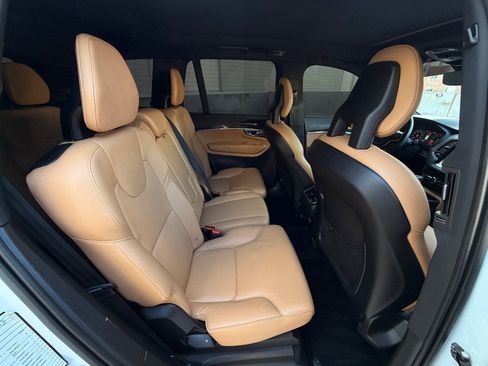 Used 2018 Volvo XC90 T6 Momentum w/ Momentum Plus Package AWD/4WD image 18