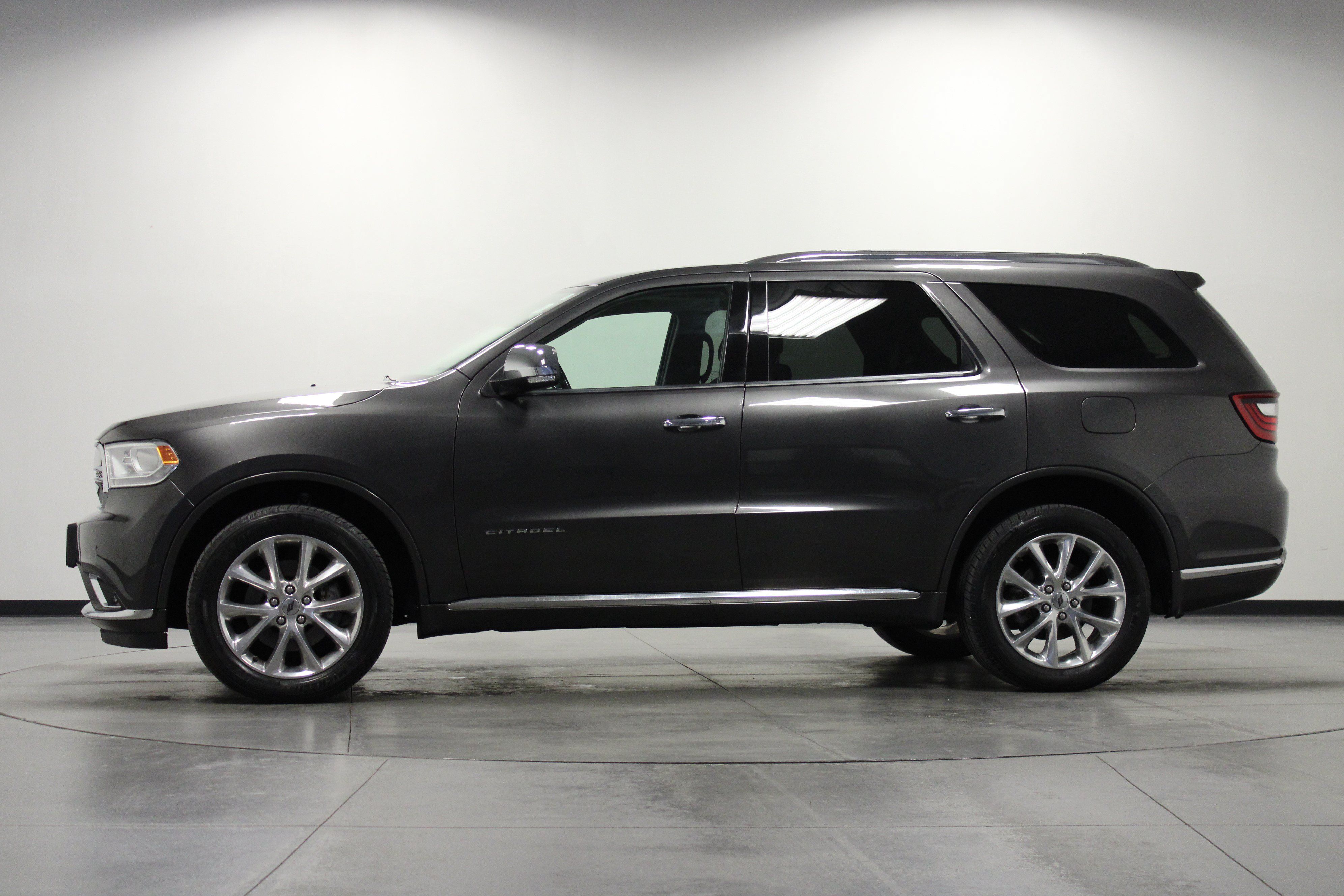 Used 2019 Dodge Durango Citadel w/ Technology Group AWD/4WD image 7