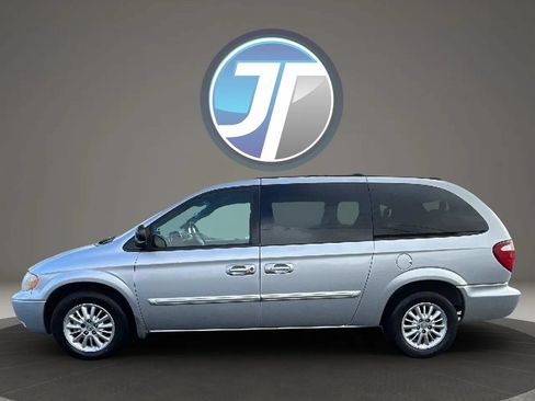 Used 2004 Chrysler Town & Country Touring FWD image 14