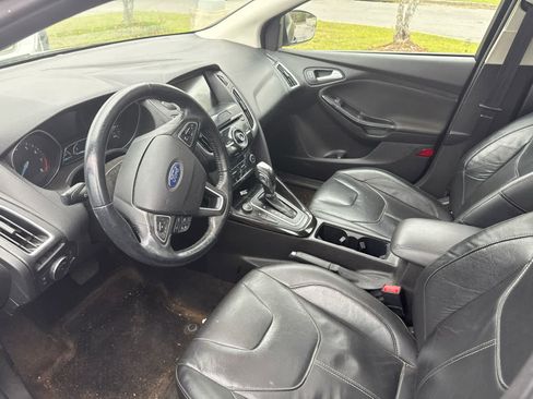 Used 2017 Ford Focus Titanium image 5