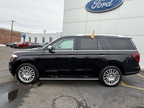 Certified 2023 Ford Expedition Platinum image 6