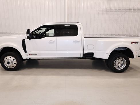New 2026 Ford F450 Platinum w/ FX4 Off-Road Package AWD/4WD image 6