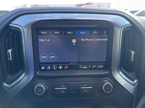 Used 2021 Chevrolet Silverado 1500 LT Trail Boss w/ Convenience Package II image 3