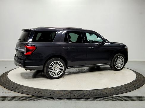 Used 2024 Ford Expedition Limited image 7