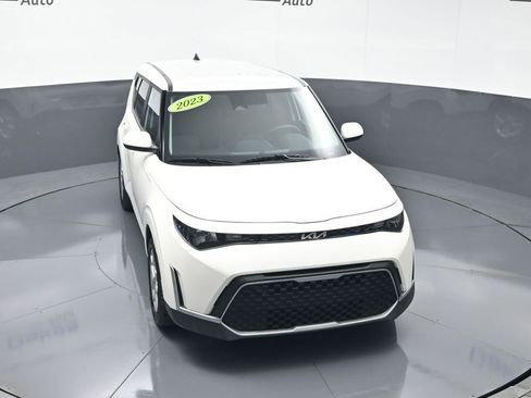Used 2023 Kia Soul LX w/ LX Technology Package FWD image 44