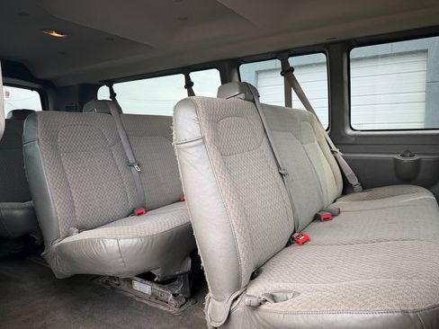 Used 2018 Chevrolet Express 3500 LT w/ LT Preferred Equipment Group RWD image 16
