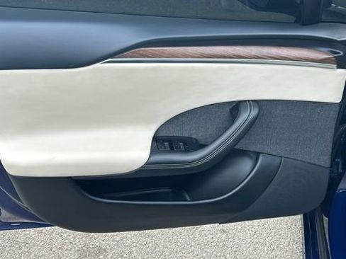 Used 2021 Tesla Model S Plaid image 16