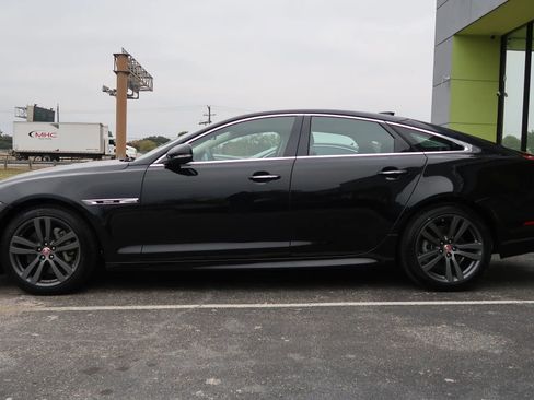 Used 2019 Jaguar XJ R-Sport image 7