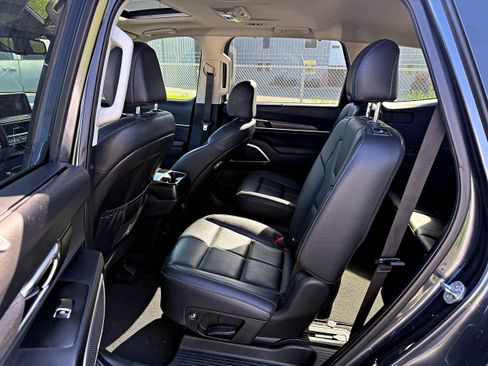 Used 2021 Kia Telluride EX w/ EX Premium Package AWD/4WD image 20