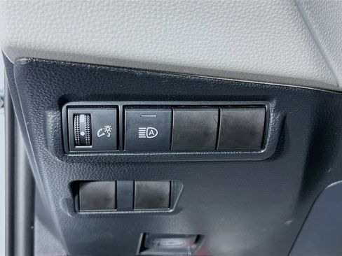 Used 2023 Toyota Corolla Cross L FWD image 13