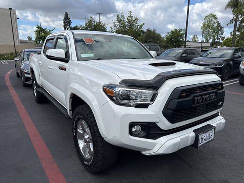 Used 2020 Toyota Tacoma TRD Sport w/ Technology Package AWD/4WD image 43
